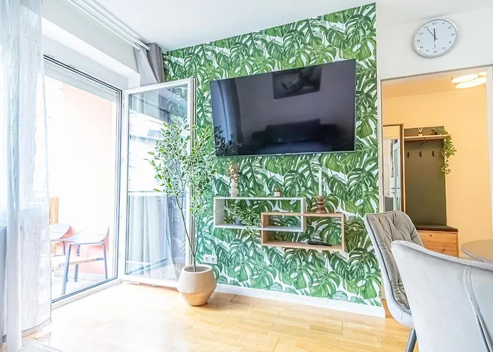 Apartman Sweet 1br &1lr With Balcony, 9 Min To Center *